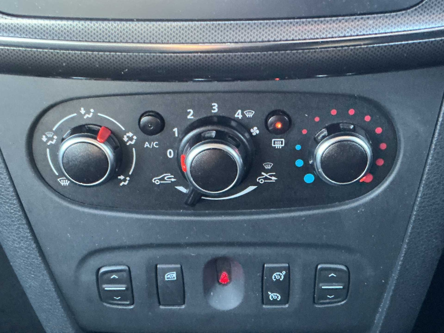 Used Dacia Sandero Stepway 2020 for sale - 76340603: Photo 11