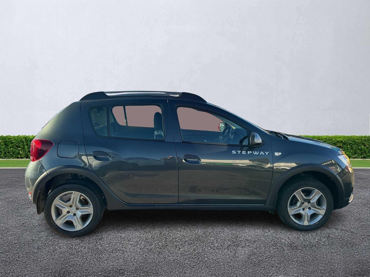 Used Dacia Sandero Stepway 2020 for sale - 76340603: Photo 3