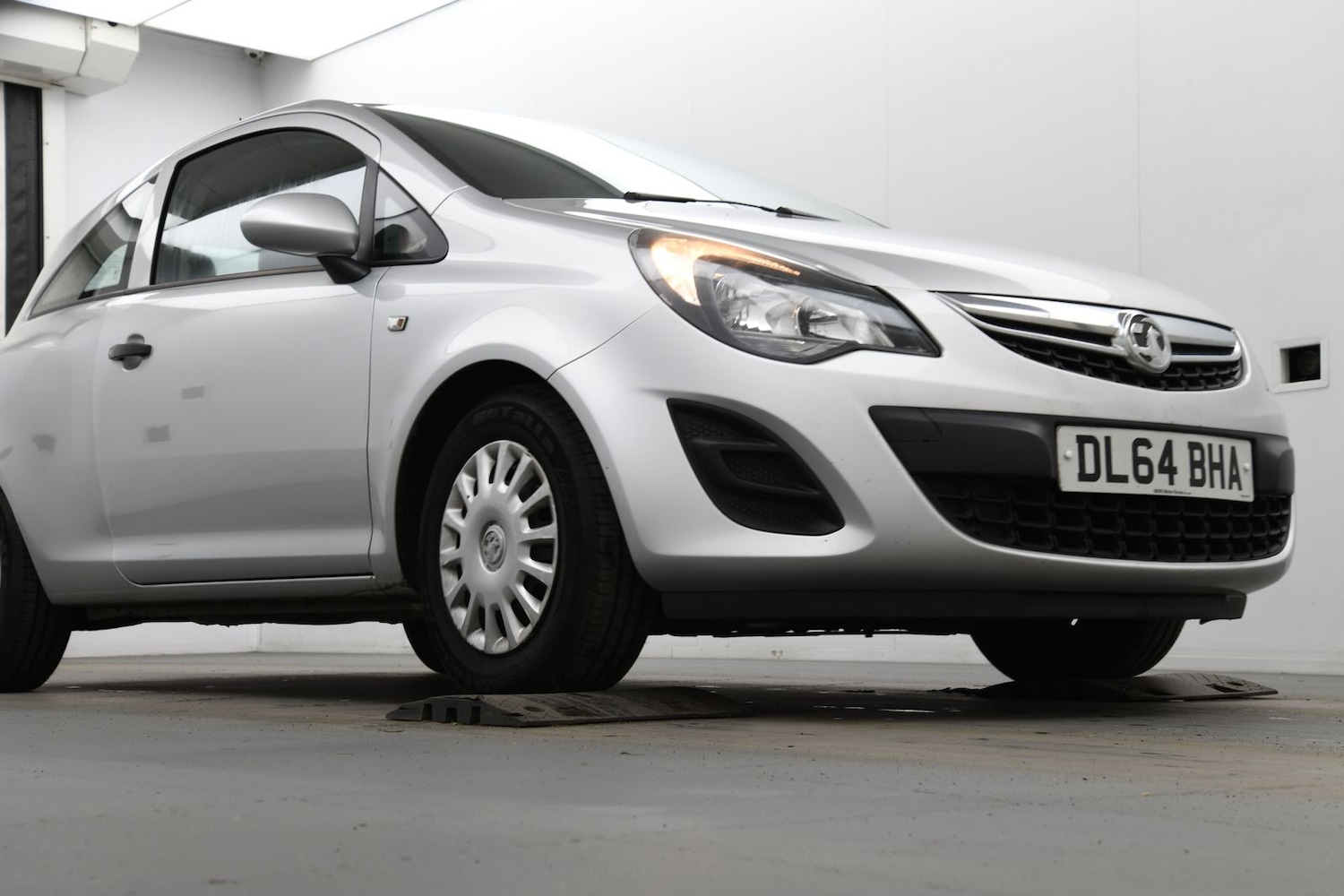 Used Vauxhall Corsa 2015 for sale - 76459224: Photo 3