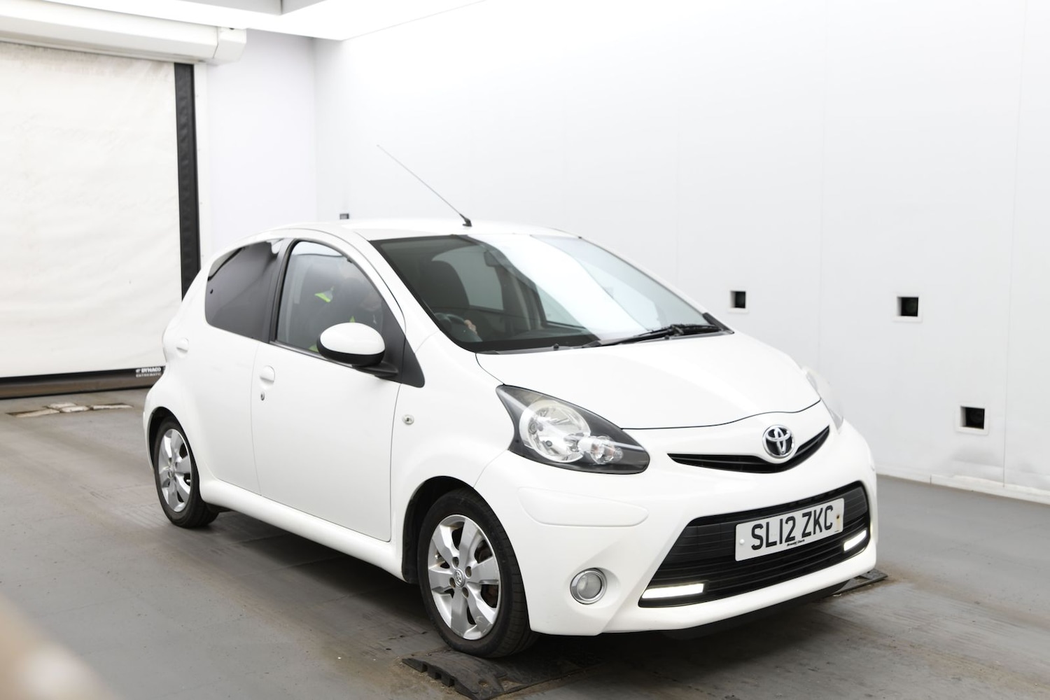 Used Toyota AYGO 2012 for sale - 76459233: Photo 4