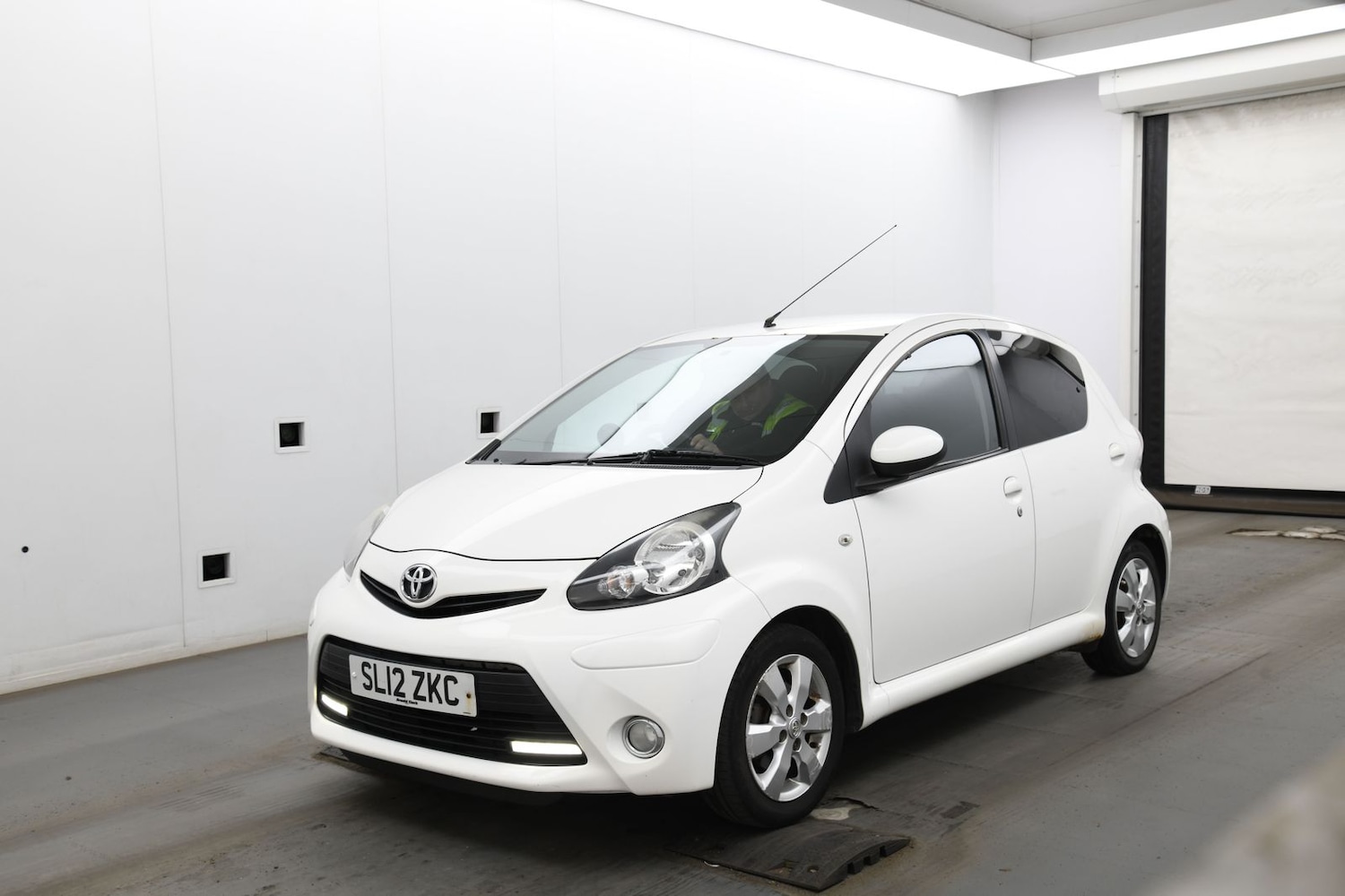 Used Toyota AYGO 2012 for sale - 76459233: Photo 5