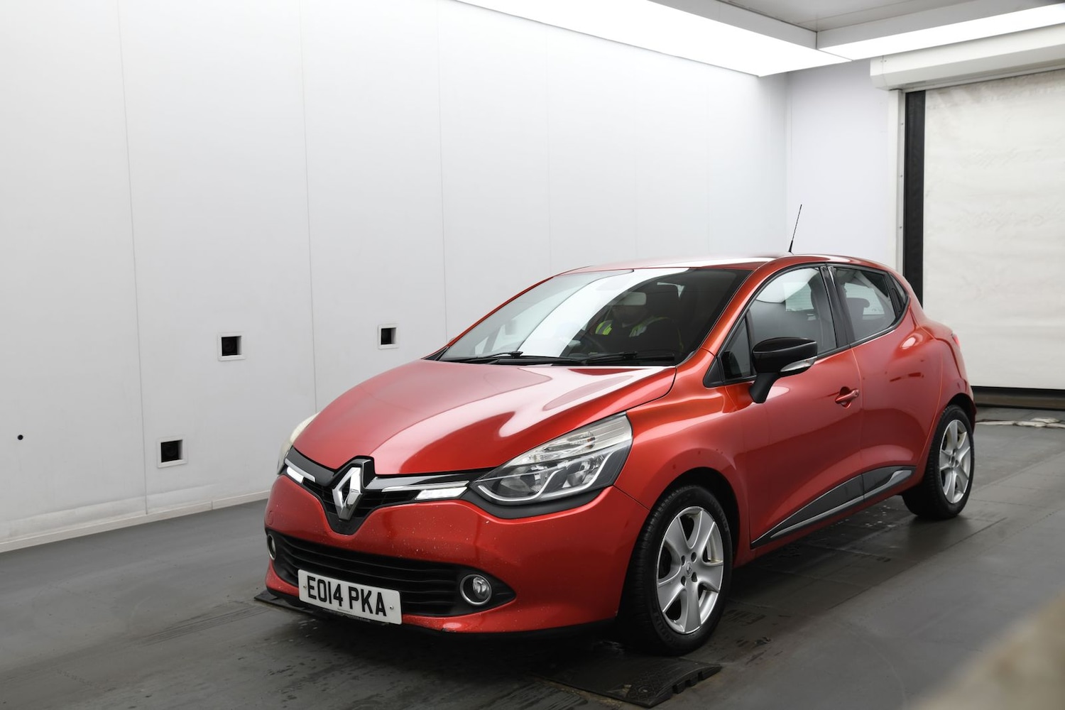 Used Renault Clio 2014 for sale - 76736811: Photo 2