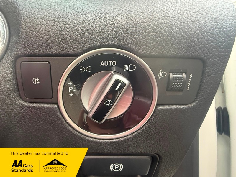 Used Mercedes-Benz SLK 2014 for sale - 76751559: Photo 12