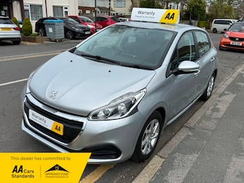 Used Peugeot 208 2016 for sale - 77990279: Photo