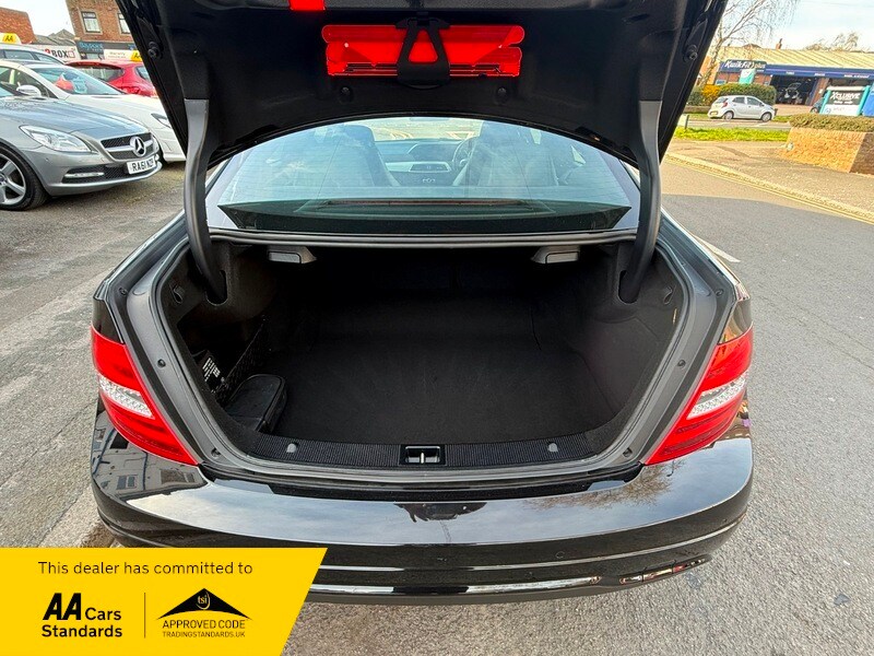 Used Mercedes-Benz C Class 2015 for sale - 77990281: Photo 15