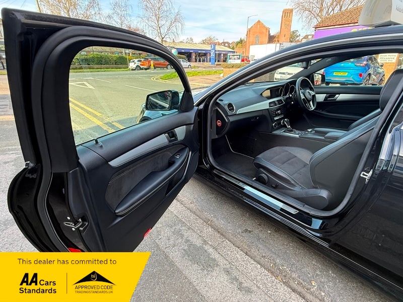 Used Mercedes-Benz C Class 2015 for sale - 77990281: Photo 17