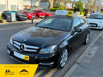 Used Mercedes-Benz C Class 2015 for sale - 77990281: Photo