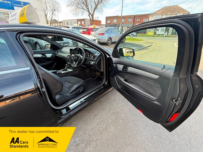 Used Mercedes-Benz C Class 2015 for sale - 77990281: Photo 9