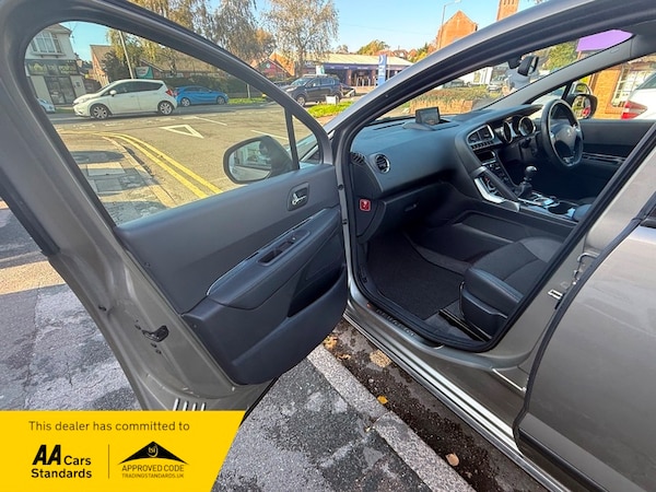 Used Peugeot 3008 2015 for sale - 76178600: Photo 18