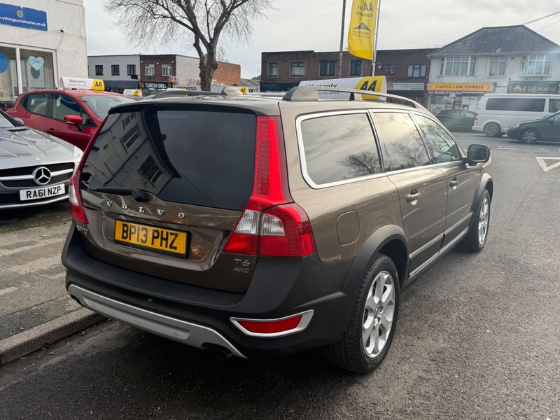 Used Volvo XC70 2024 for sale - 77535612: Photo 2