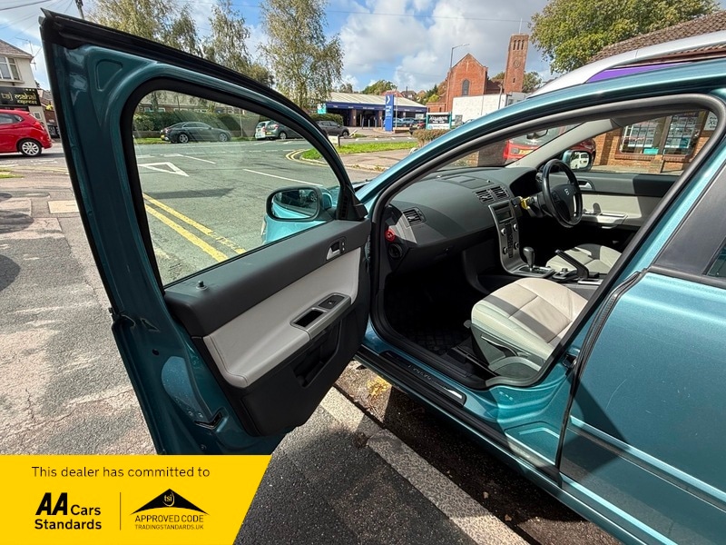 Used Volvo V50 2008 for sale - 76482642: Photo 17