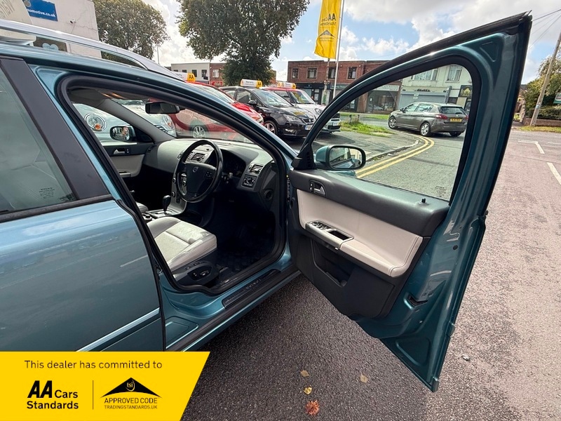 Used Volvo V50 2008 for sale - 76482642: Photo 9