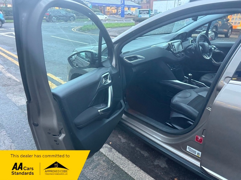 Used Peugeot 2008 2014 for sale - 76934963: Photo 16