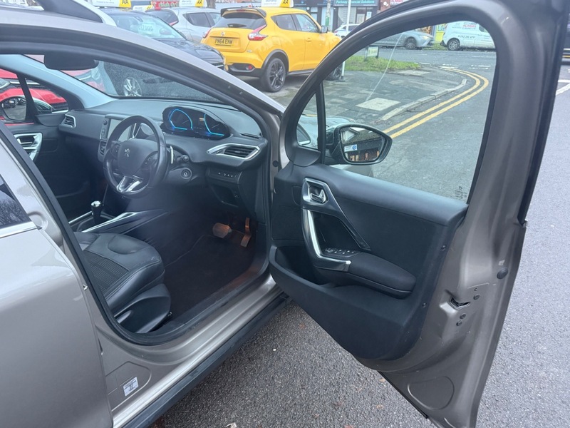 Used Peugeot 2008 2014 for sale - 76934963: Photo 9