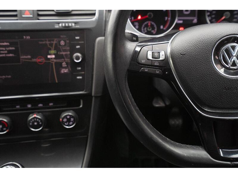 Used Volkswagen Golf 2018 for sale - 76659940: Photo 32