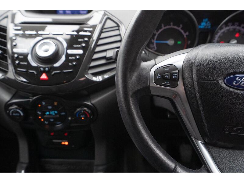 Used Ford Ecosport 2017 for sale - 76659945: Photo 30