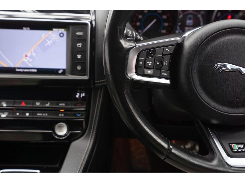 Used Jaguar F-Pace 2016 for sale - 76659910: Photo 30