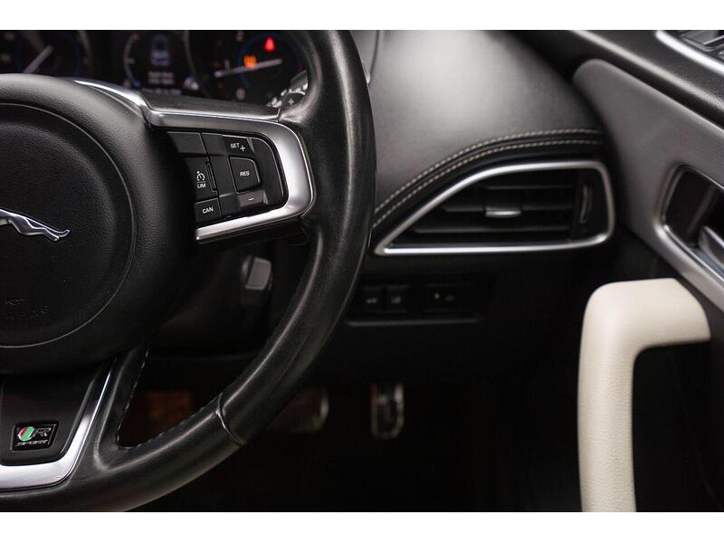 Used Jaguar F-Pace 2016 for sale - 76659910: Photo 31