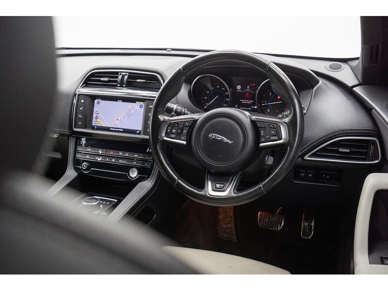 Used Jaguar F-Pace 2016 for sale - 76659910: Photo 35