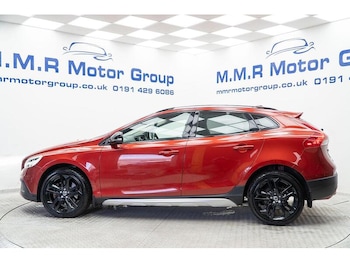 Used Volvo V40 Cross Country 2018 for sale - 79434408: Photo