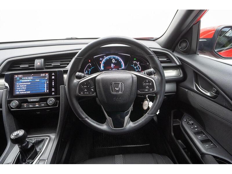 Used Honda Civic 2017 for sale - 76768829: Photo 30