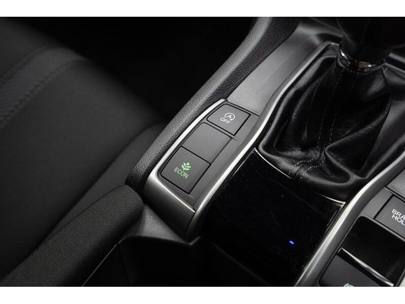 Used Honda Civic 2017 for sale - 76768829: Photo 40