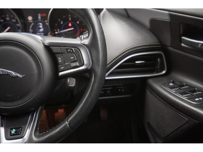 Used Jaguar XE 2017 for sale - 77337656: Photo 27