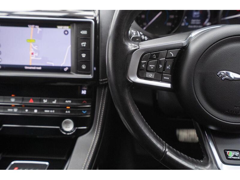Used Jaguar F-Pace 2018 for sale - 76884511: Photo 27