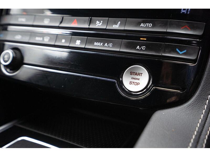 Used Jaguar F-Pace 2018 for sale - 76884511: Photo 31