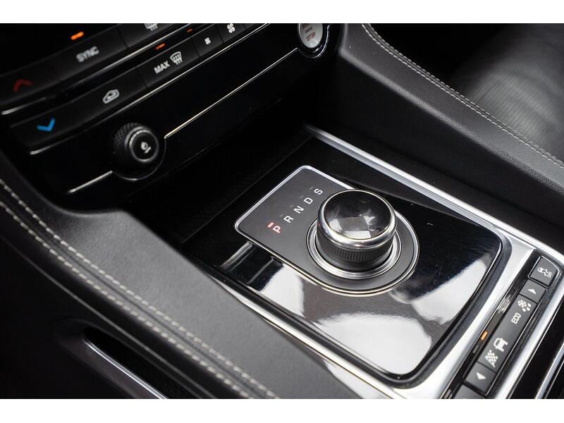 Used Jaguar F-Pace 2018 for sale - 76884511: Photo 38