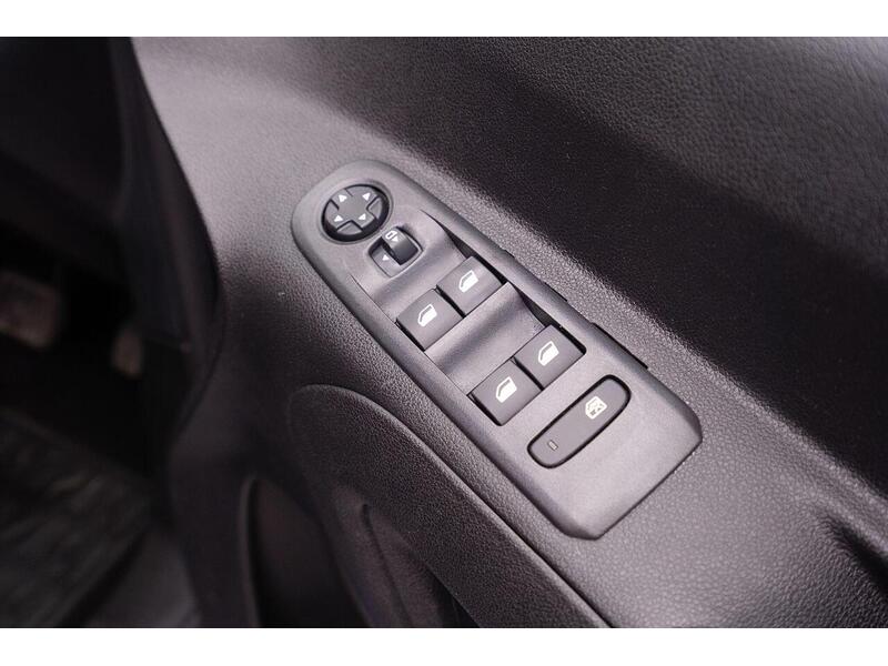 Used Vauxhall Combo Life 2020 for sale - 76659935: Photo 30