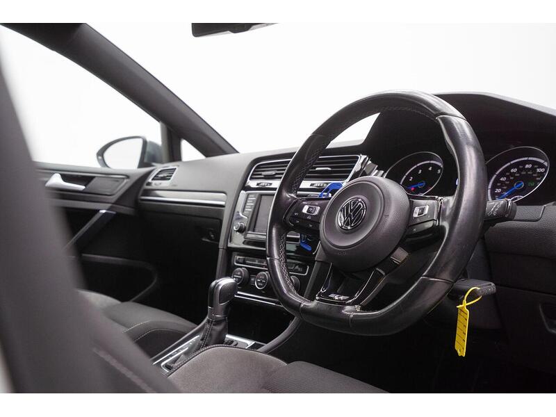 Used Volkswagen Golf 2016 for sale - 77072861: Photo 21