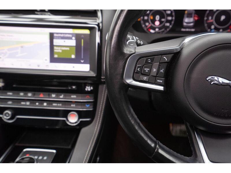 Used Jaguar F-Pace 2020 for sale - 76798898: Photo 32