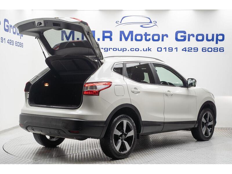 Used Nissan Qashqai 2017 for sale - 76884501: Photo 10