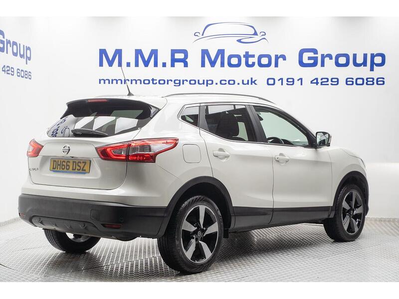 Used Nissan Qashqai 2017 for sale - 76884501: Photo 11