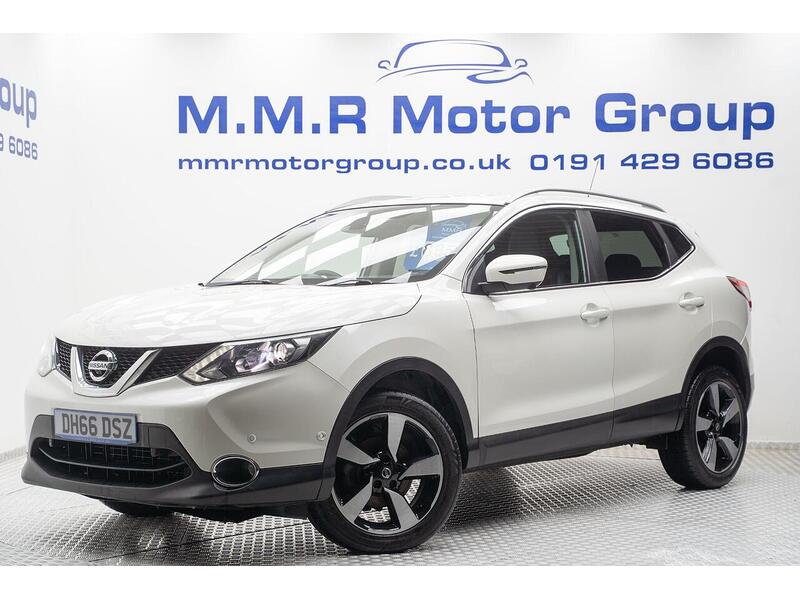 Used Nissan Qashqai 2017 for sale - 76884501: Photo 2