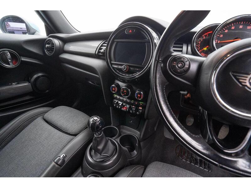 Used MINI Convertible 2018 for sale - 76659907: Photo 45