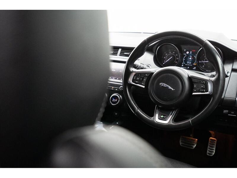 Used Jaguar E-Pace 2019 for sale - 76659973: Photo 34