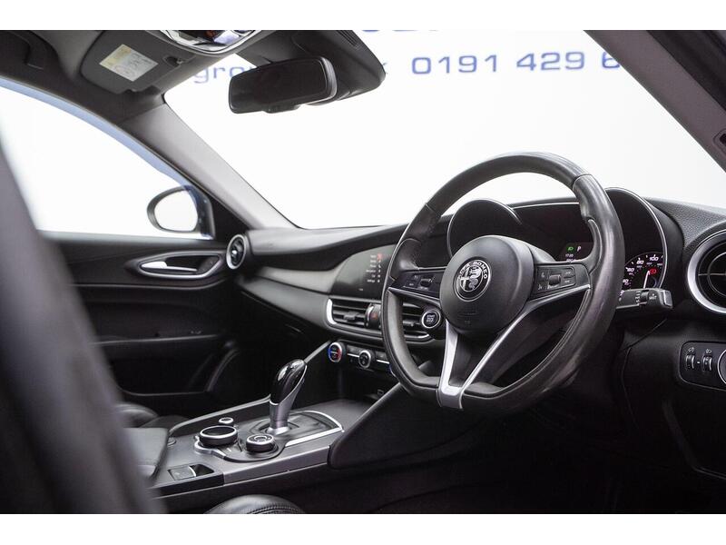 Used Alfa Romeo Giulia 2018 for sale - 76660001: Photo 24