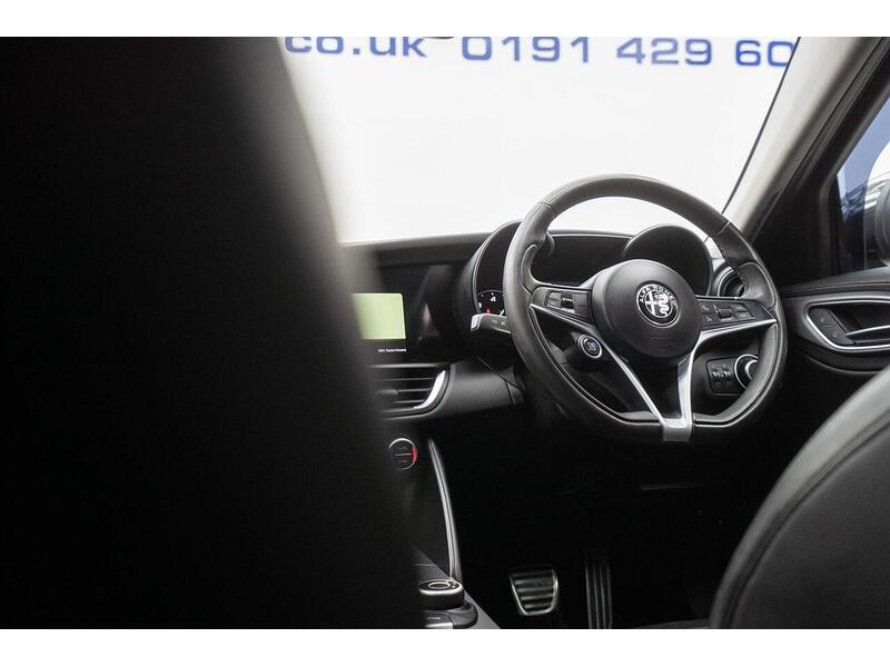 Used Alfa Romeo Giulia 2018 for sale - 76660001: Photo 39