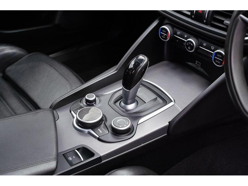 Used Alfa Romeo Giulia 2018 for sale - 76660001: Photo 40