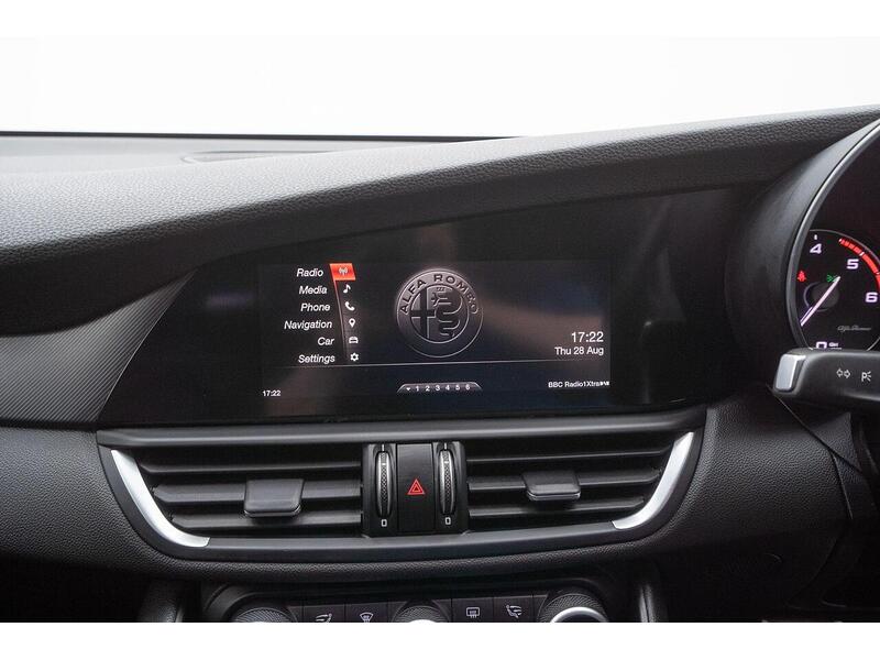 Used Alfa Romeo Giulia 2018 for sale - 76660001: Photo 44