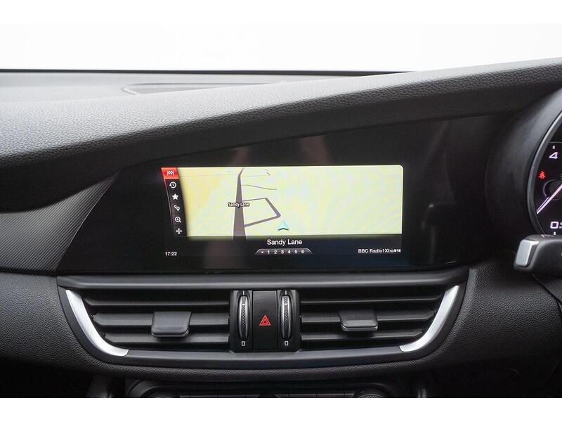 Used Alfa Romeo Giulia 2018 for sale - 76660001: Photo 46