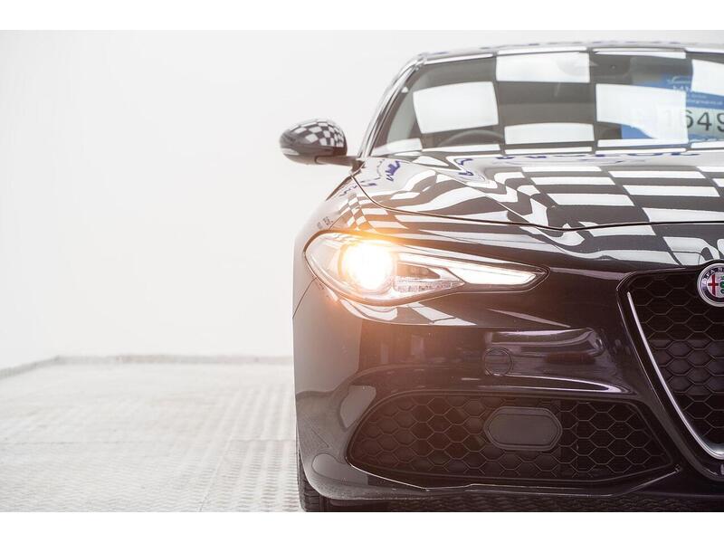 Used Alfa Romeo Giulia 2018 for sale - 76660001: Photo 5