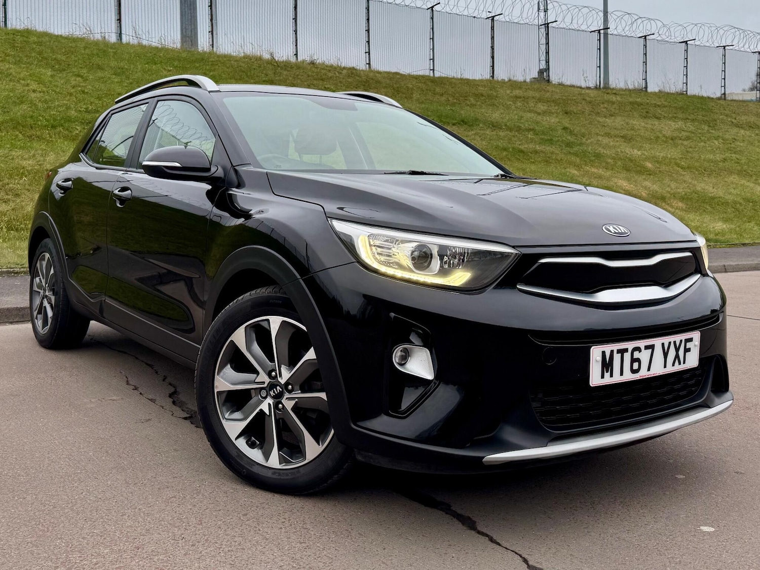 Used Kia Stonic 2017 for sale - 77066646: Photo 2