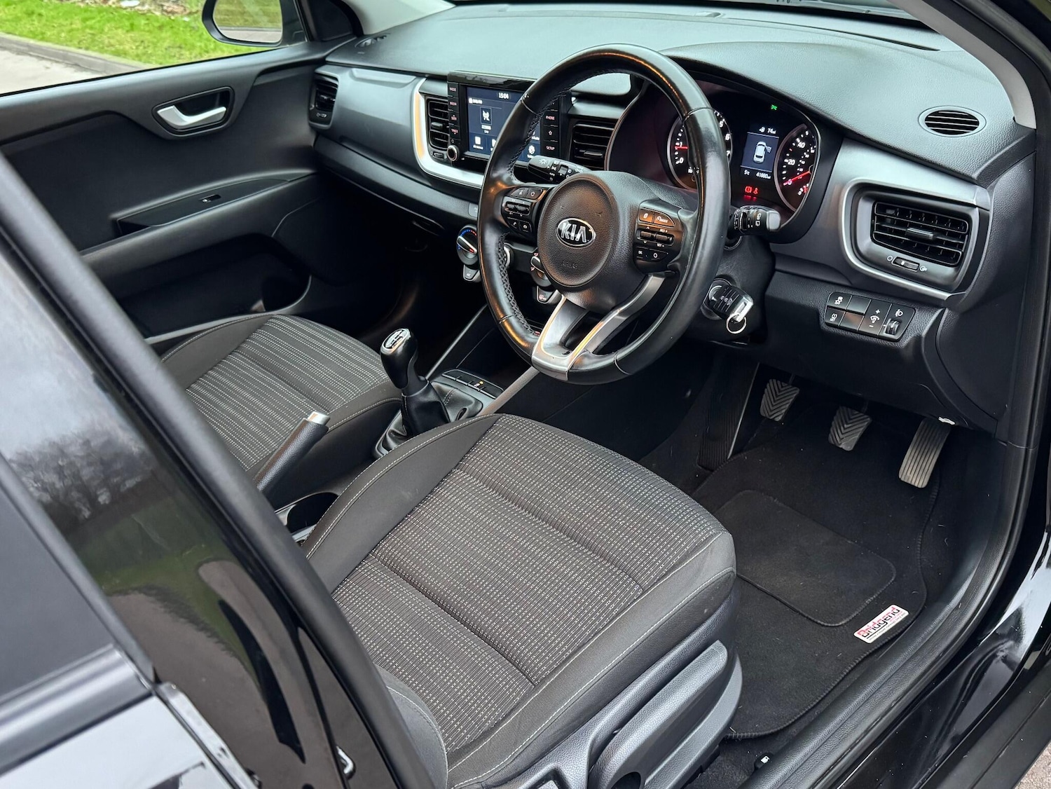 Used Kia Stonic 2017 for sale - 77066646: Photo 26