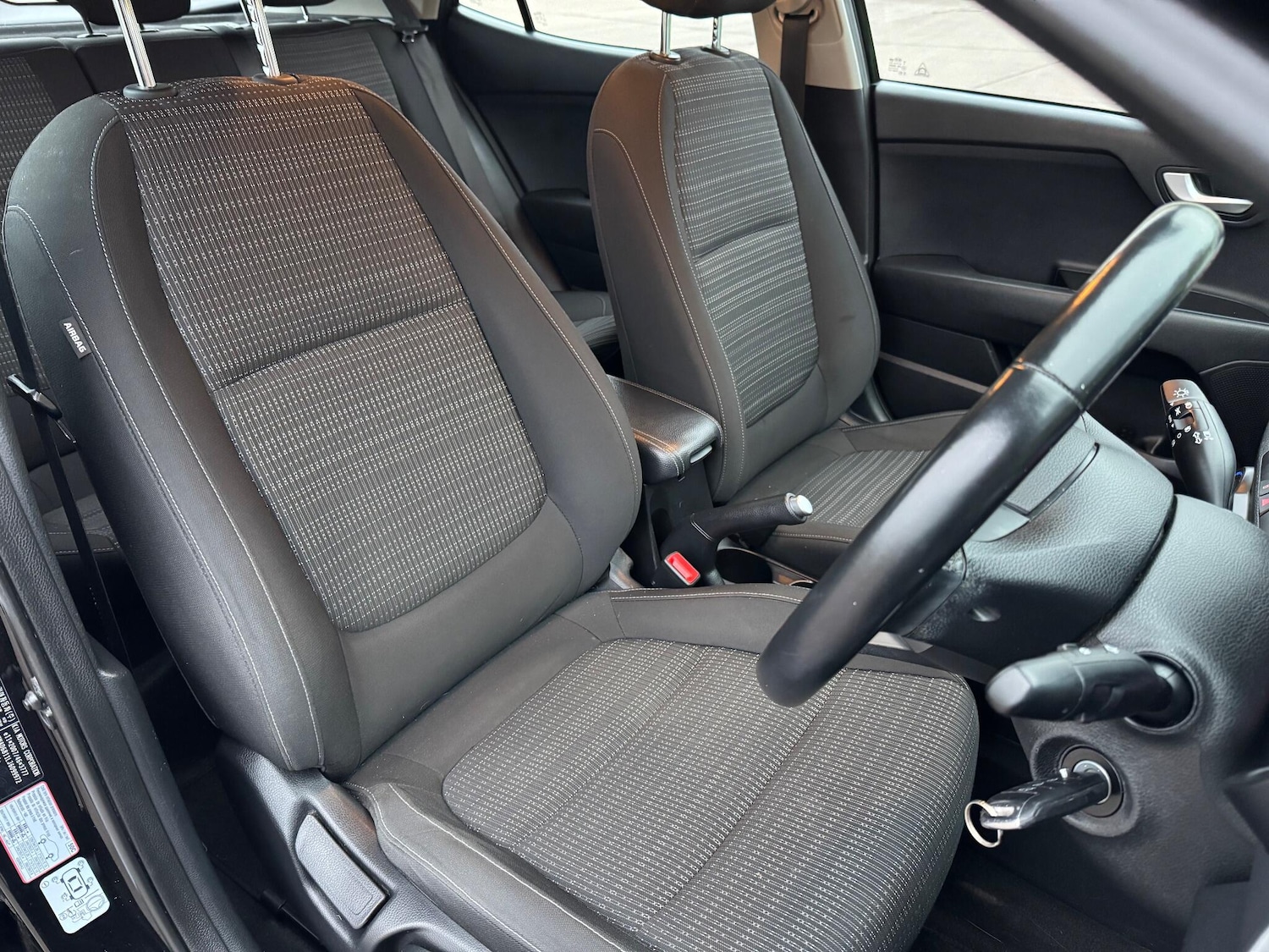 Used Kia Stonic 2017 for sale - 77066646: Photo 28