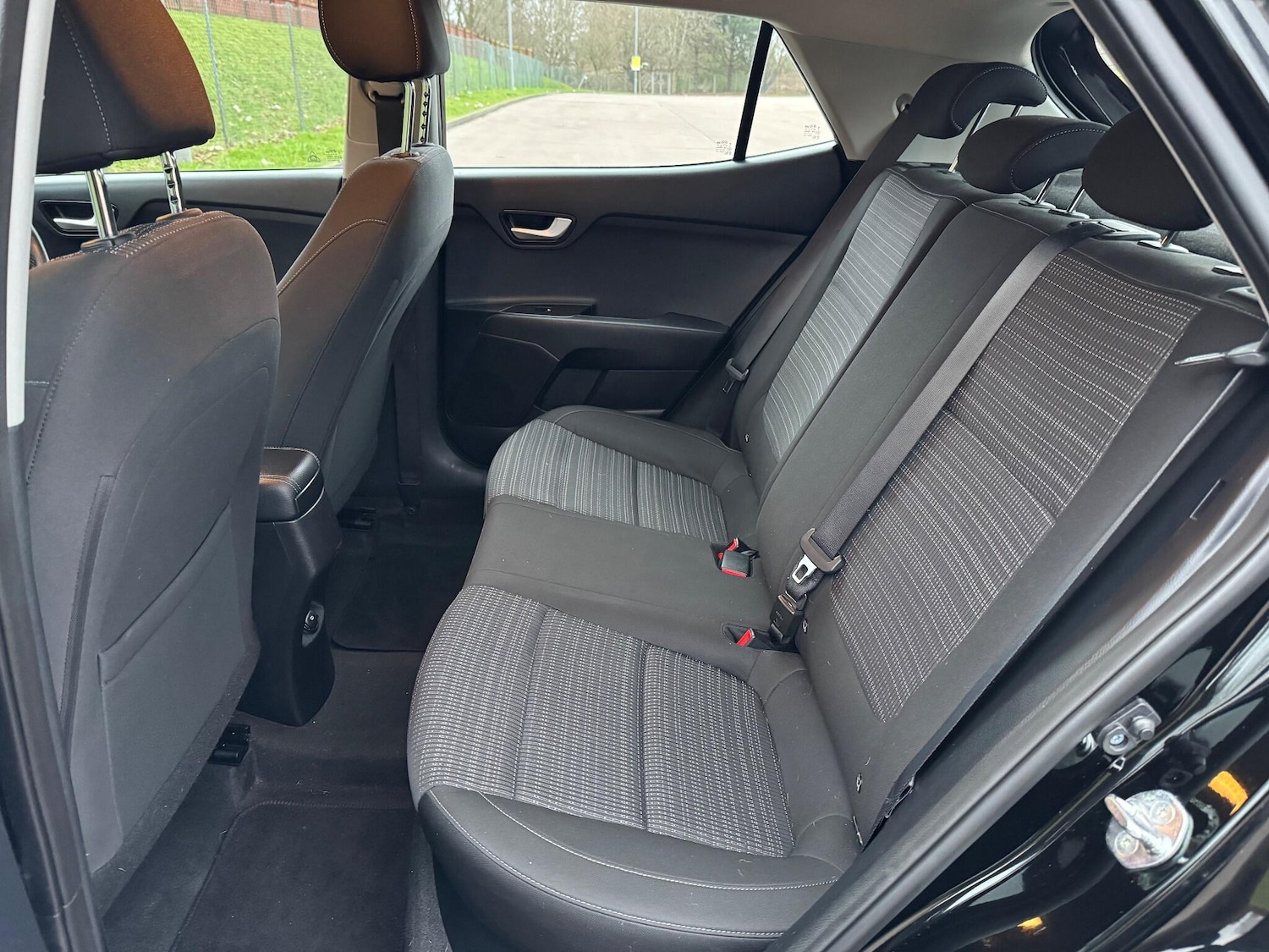 Used Kia Stonic 2017 for sale - 77066646: Photo 31