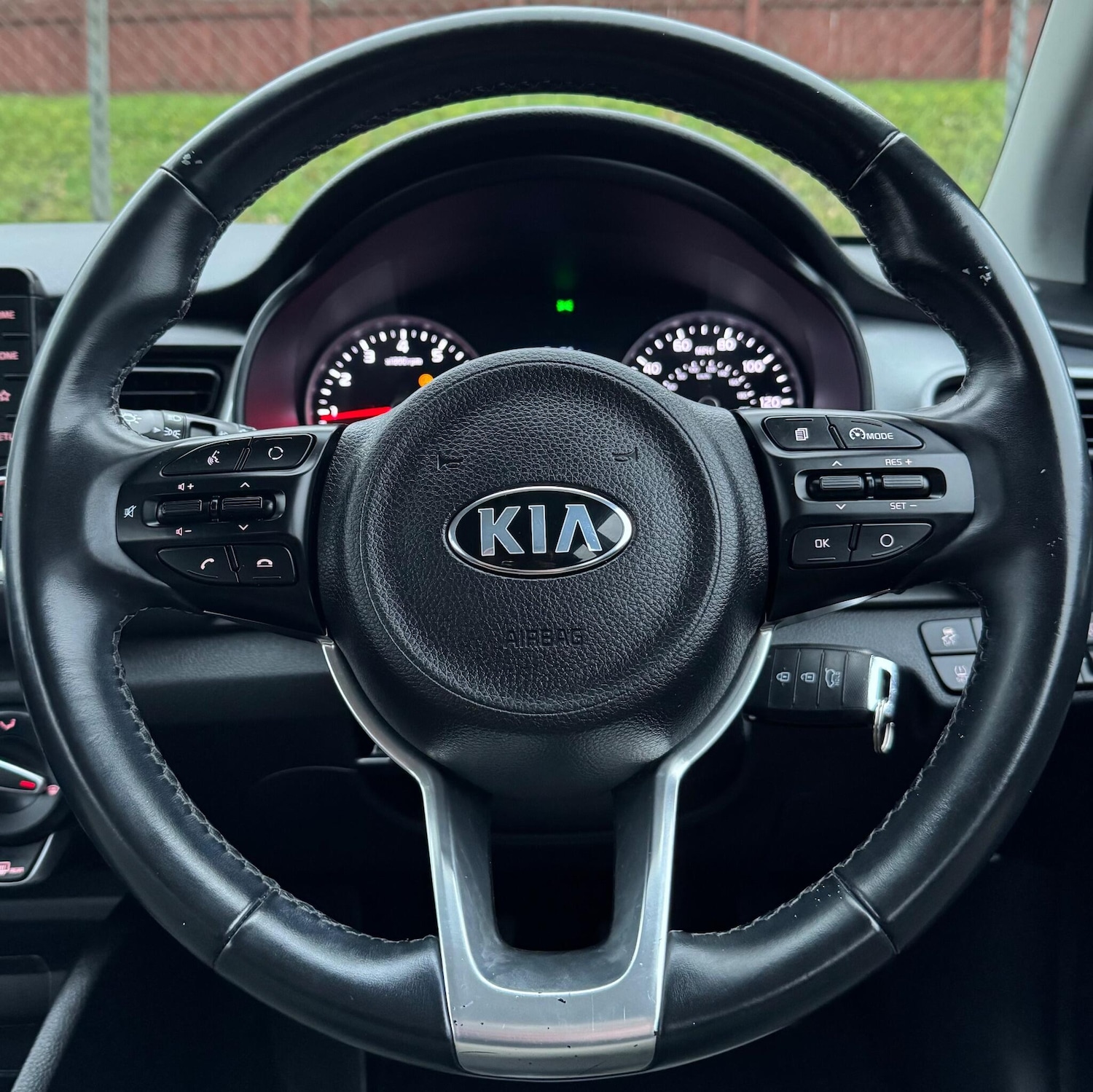 Used Kia Stonic 2017 for sale - 77066646: Photo 36