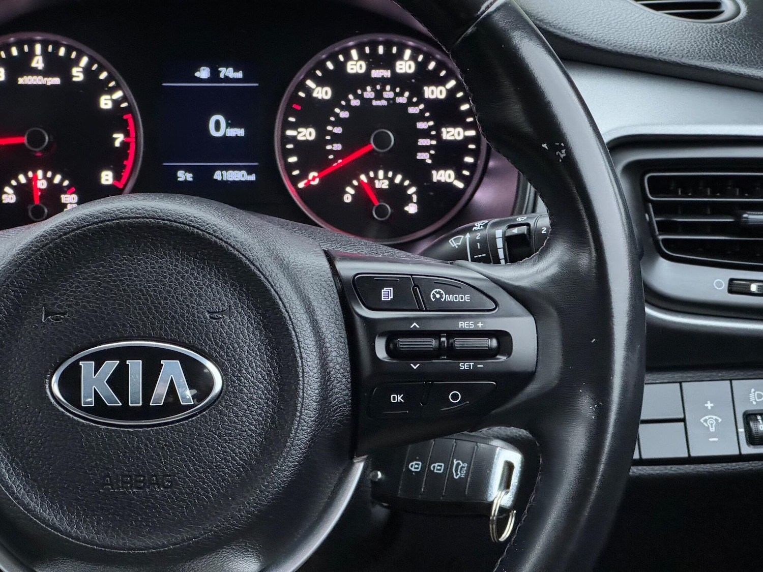 Used Kia Stonic 2017 for sale - 77066646: Photo 38